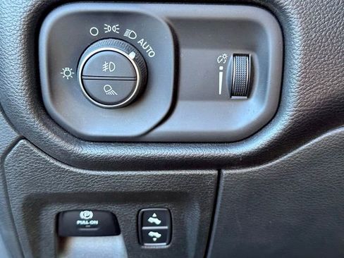 Used 2022 RAM 1500 Big Horn AWD/4WD image 11