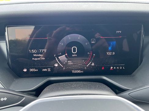 Used 2025 GMC Acadia Elevation image 17