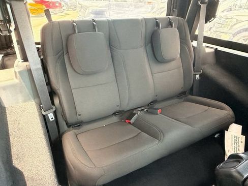 Used 2018 Jeep Wrangler Sport AWD/4WD image 13