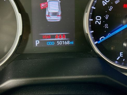 Used 2021 Toyota RAV4 XLE w/ Convenience Package image 13