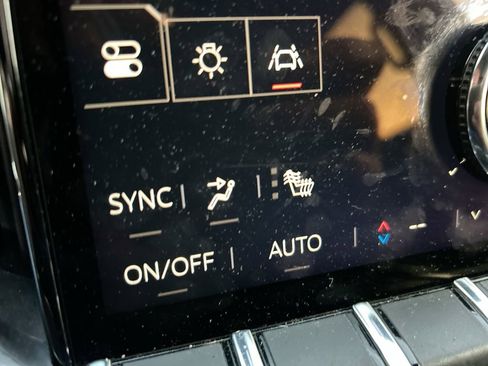 Used 2025 GMC Acadia Elevation AWD/4WD image 32
