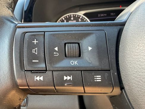 Used 2024 Nissan Pathfinder SV FWD image 20