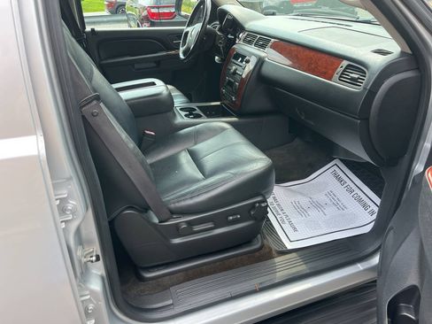 Used 2012 Chevrolet Suburban LT AWD/4WD image 28