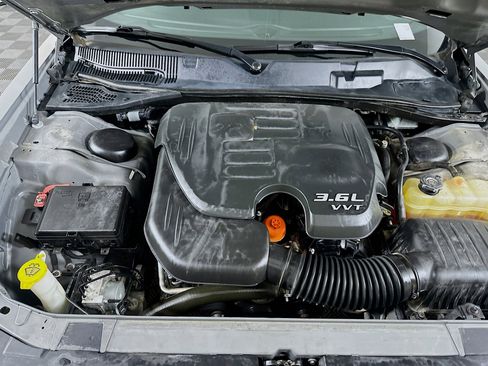 Used 2018 Dodge Challenger SXT w/ Blacktop Package image 30