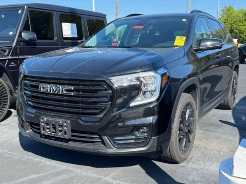 Used 2024 GMC Terrain SLT w/ Elevation Edition AWD/4WD image 2