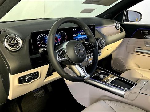 New 2026 Mercedes-Benz GLA 250 4MATIC image 9