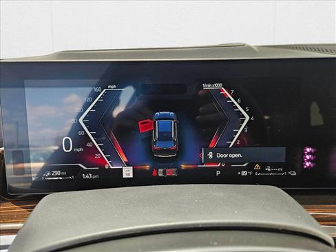 New 2026 BMW X5 xDrive50e image 10