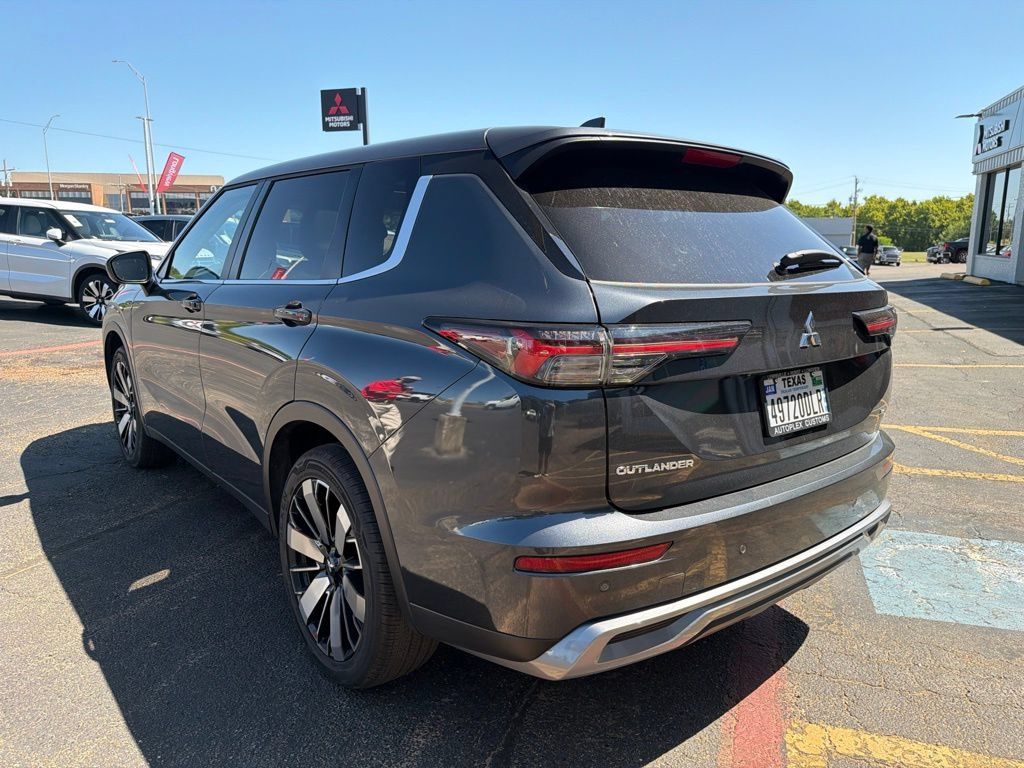 Used 2026 Mitsubishi Outlander SE AWD/4WD image 9