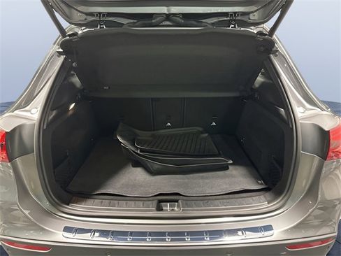 Used 2025 Mercedes-Benz GLA 250 4MATIC image 11