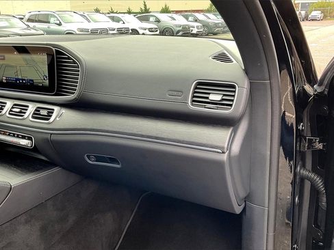 Used 2025 Mercedes-Benz GLS 450 4MATIC image 14