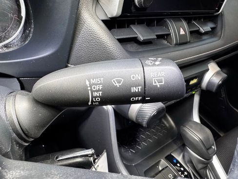 Used 2023 Toyota RAV4 LE AWD/4WD image 26