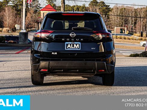 Used 2024 Nissan Rogue SV image 13