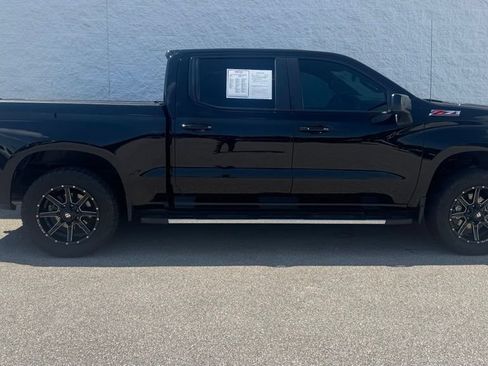 Used 2022 Chevrolet Silverado 1500 RST w/ Diesel Off-Road Package AWD/4WD image 2