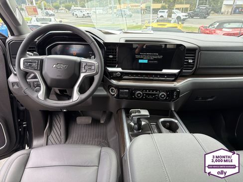 Used 2024 Chevrolet Silverado 1500 LT Trail Boss w/ Convenience Package II AWD/4WD image 13