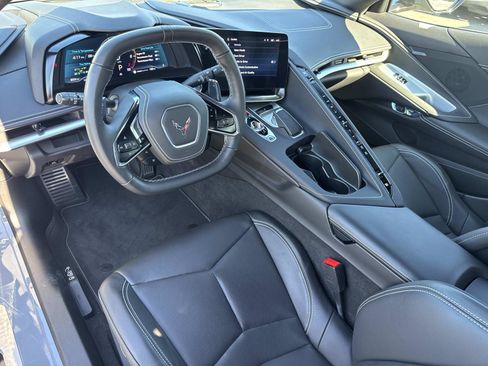 Used 2025 Chevrolet Corvette Stingray Coupe w/ Z51 Performance Package RWD image 9