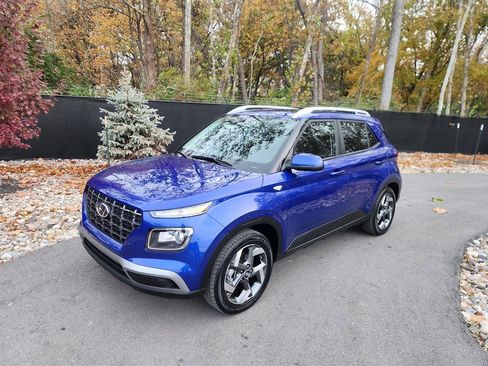 Certified 2024 Hyundai Venue SEL image 1