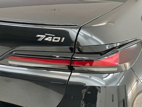 New 2026 BMW 740i w/ Premium Package image 12