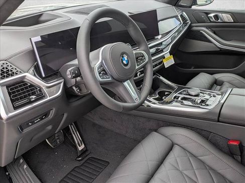 New 2027 BMW X7 xDrive40i w/ M Sport Package AWD/4WD image 3