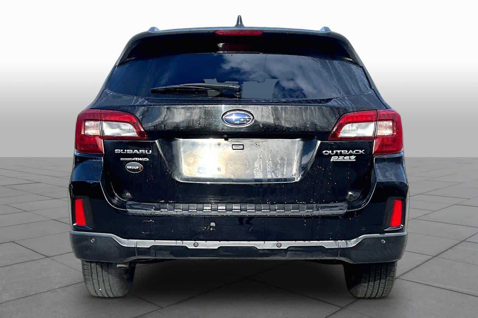 Used 2017 Subaru Outback 2.5i Touring AWD/4WD image 5