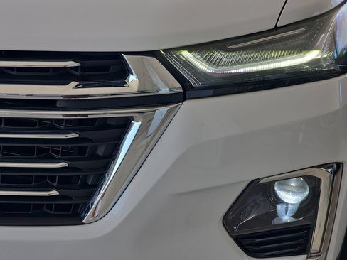 Certified 2023 Chevrolet Traverse LT FWD image 37
