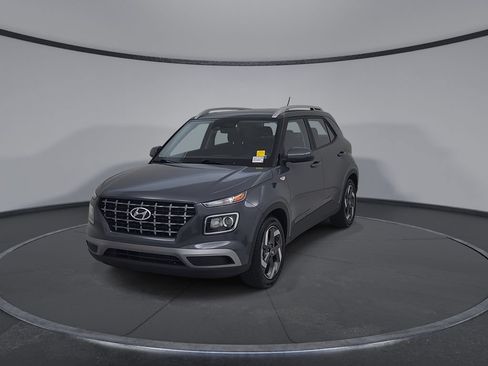 Used 2025 Hyundai Venue SEL FWD image 6