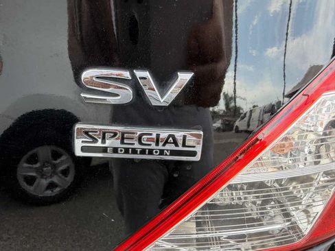 Used 2017 Nissan Versa SV w/ SV Special Edition Package FWD image 7