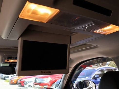 Used 2009 Cadillac Escalade Hybrid image 16