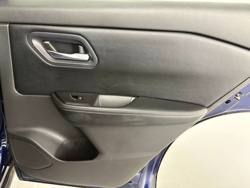 Used 2024 Nissan Rogue SV FWD image 45
