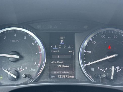 Used 2015 Toyota Highlander XLE AWD/4WD image 28