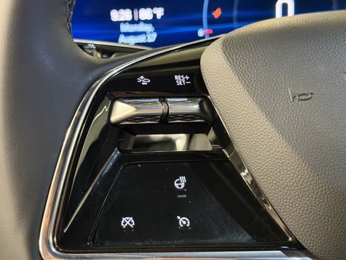 Used 2024 Cadillac Lyriq Luxury RWD image 15
