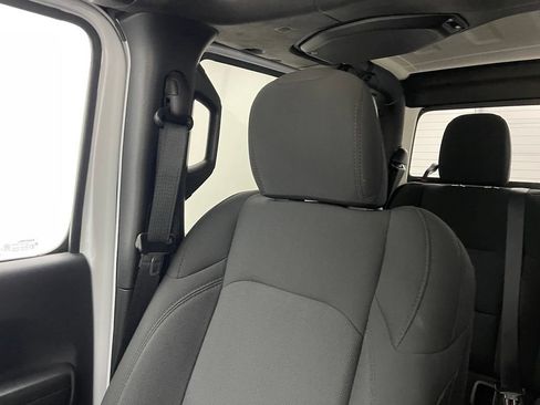 Used 2021 Jeep Gladiator Sport AWD/4WD image 39