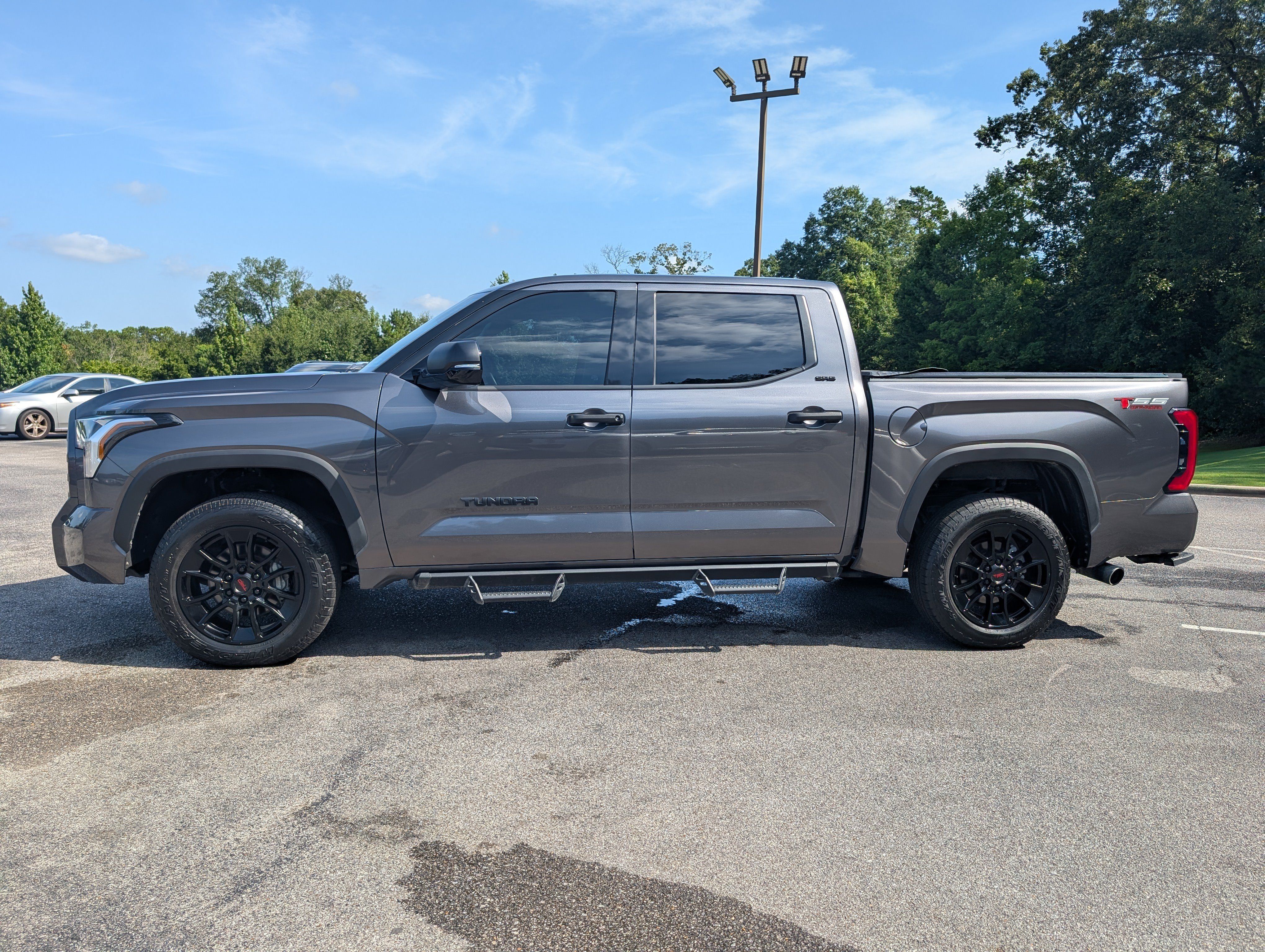 Used 2023 Toyota Tundra SR5 w/ SR5 Convenience Package AWD/4WD image 6