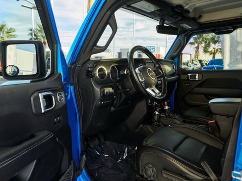 Used 2022 Jeep Wrangler Unlimited Sahara image 19