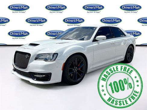 Used 2023 Chrysler 300 C image 3