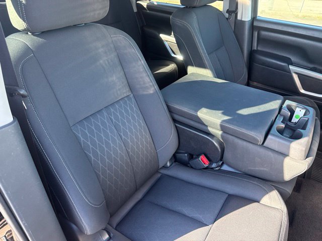 Used 2017 Nissan Titan SV AWD/4WD image 15