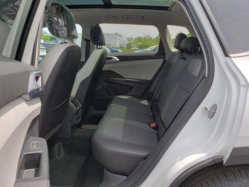 New 2026 Volkswagen Taos SE AWD/4WD image 8