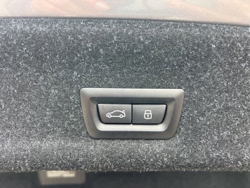 Used 2025 BMW 330i xDrive Sedan w/ Convenience Package image 20