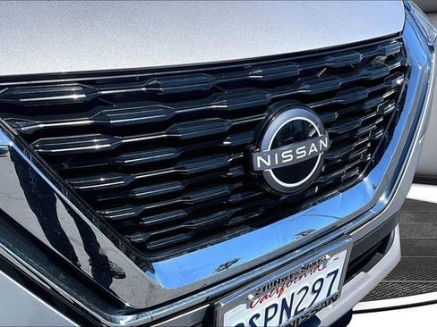 Certified 2023 Nissan Rogue SV FWD image 32