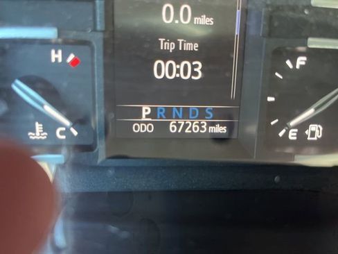 Used 2018 Toyota Tundra SR5 w/ TRD Off Road Package image 14