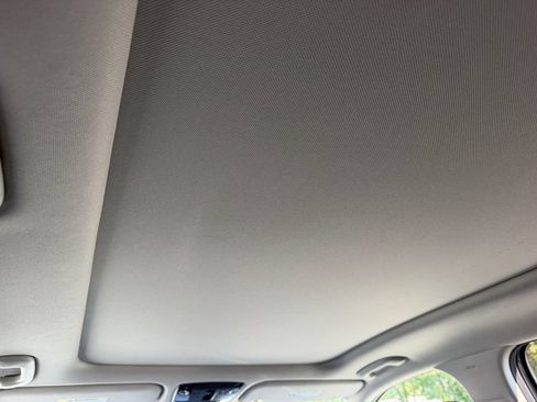 Used 2025 Kia Sorento S w/ Panoramic Sunroof Package FWD image 17