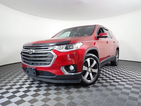 Used 2020 Chevrolet Traverse LT w/ LT Premium Package AWD/4WD image 2