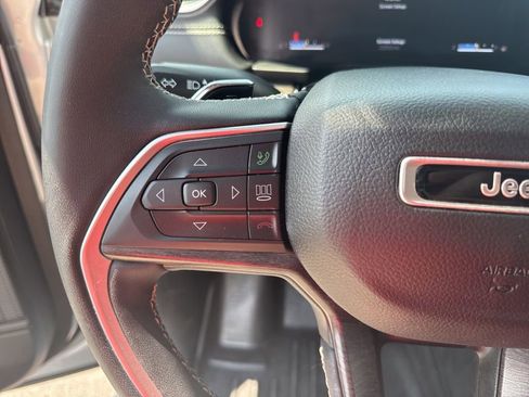 Used 2024 Jeep Grand Cherokee Limited w/ Black Appearance Package image 53