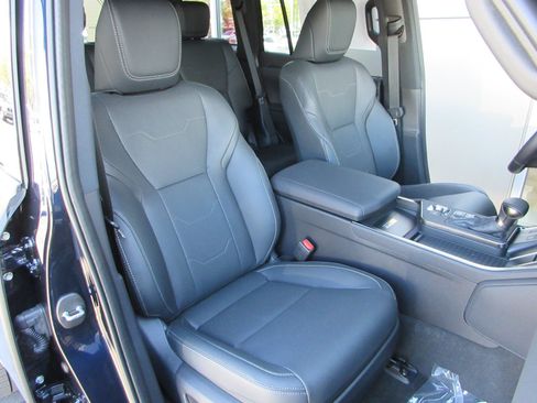 Used 2026 Lexus GX 550 w/ Cold Area Package AWD/4WD image 29