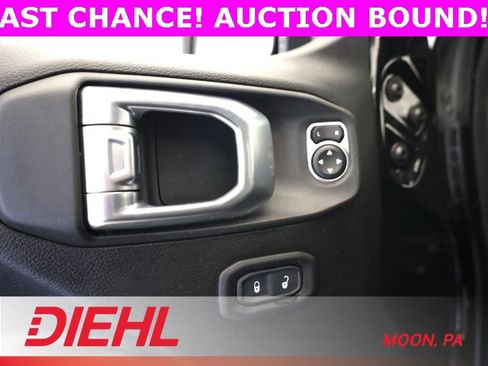 Used 2022 Jeep Wrangler Unlimited Rubicon w/ LED Lighting Group image 10