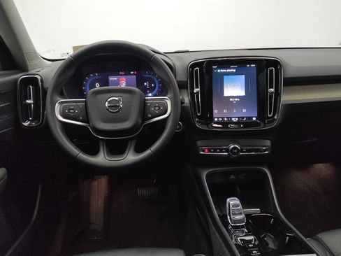 Used 2023 Volvo XC40 B5 Ultimate w/ Protection Package Premier image 22