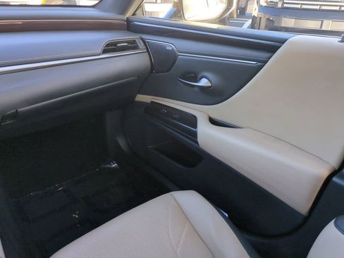 Used 2019 Lexus ES 350 Ultra Luxury image 16