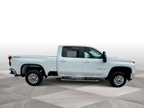Used 2025 Chevrolet Silverado 2500 LT w/ Convenience Package AWD/4WD image 9