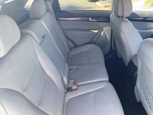 Used 2014 Kia Sorento LX FWD image 20