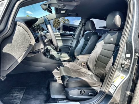 Used 2018 Volkswagen Golf R 4-Door image 3
