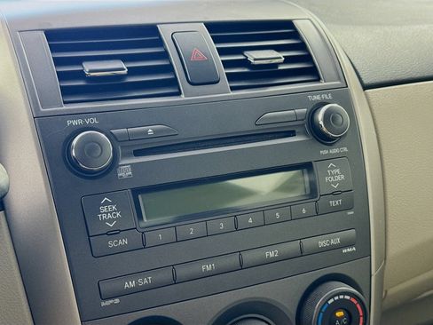 Used 2011 Toyota Corolla LE FWD image 12
